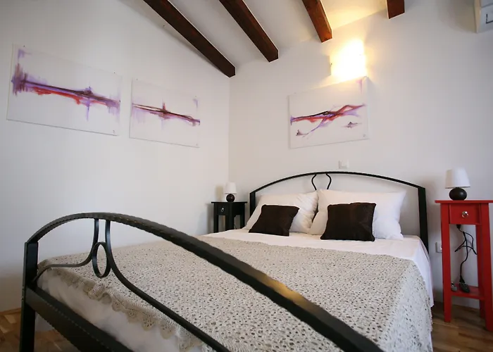 Heritage Stone House Beljan - Old Town Penzion