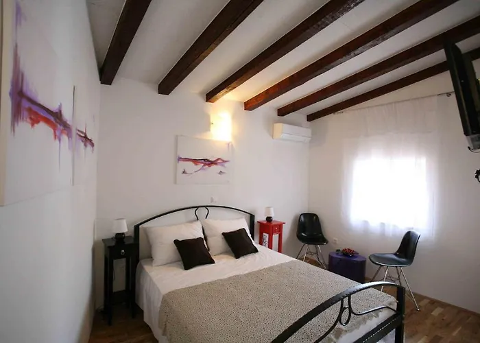 Heritage Stone House Beljan - Old Town Penzion 3*