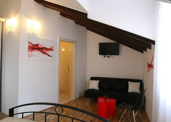 Heritage Stone House Beljan - Old Town 3*